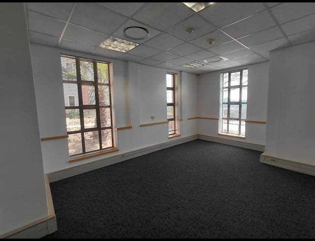 429M² OFFICE TO LET IN BRYANSTON